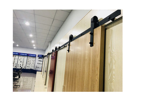 JNK 2 1/4 &quot;Barn Gate Hardware مقابض وأقفال باب الحظيرة الداخلية مع مسار مسطح بطول 2 متر